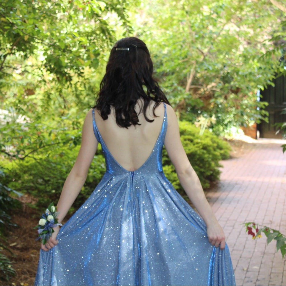Stunning sparkly blue prom dress